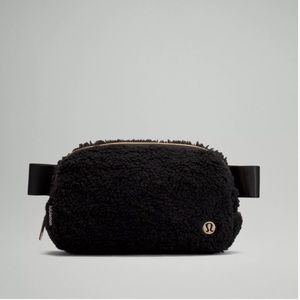 Lululemon Everywhere Fleece Belt Bag Black
